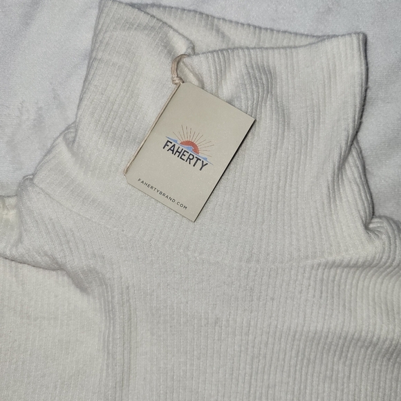 Faherty Ribbed Turtleneck Shirt Women's Size XL Egret 90s Minimalist - Picture 7 of 9